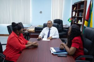 Health Minister receives courtesy call from Global Fund Finance Manager 