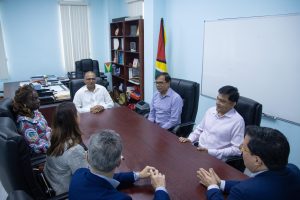 Minister of Health meets with PAHO/WHO transition team