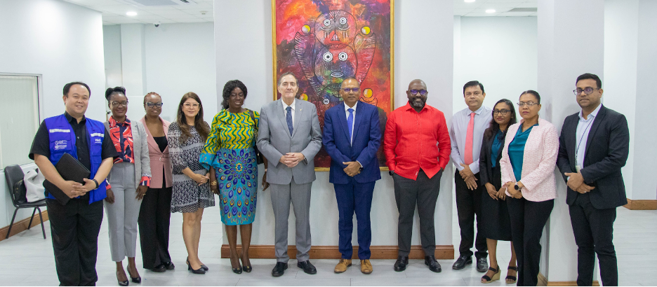 Health Minister receives courtesy call from PAHO Director